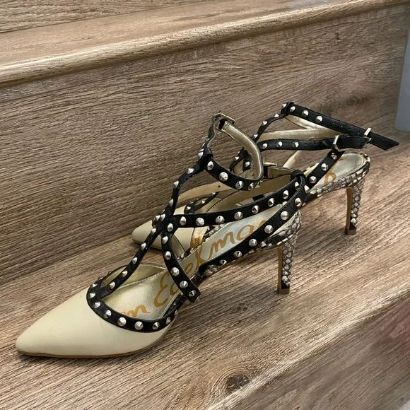 Heels - Picture 3 of 3